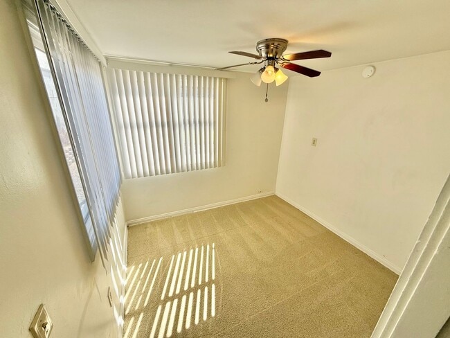 Building Photo - Beautiful 3 bed/1 bath unit in San Clemente