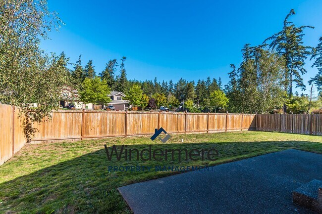 Building Photo - 3 Bedrooms 2 Bath Located In Crosby Commons