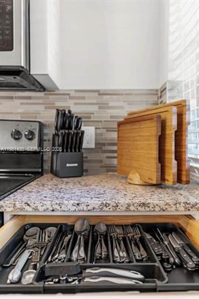 Building Photo - 1075 NE 12th Ave