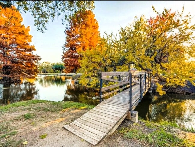 Building Photo - 4204 Country Brook Dr