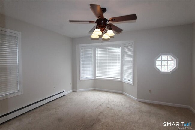 Building Photo - 7 Bittersweet Ln