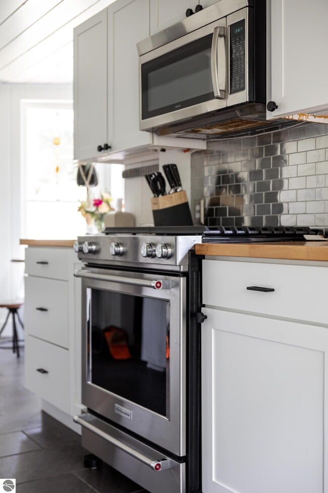 Building Photo - 828 Washington St