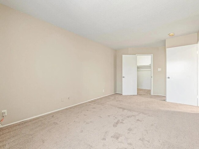Building Photo - 460 Auburn Way