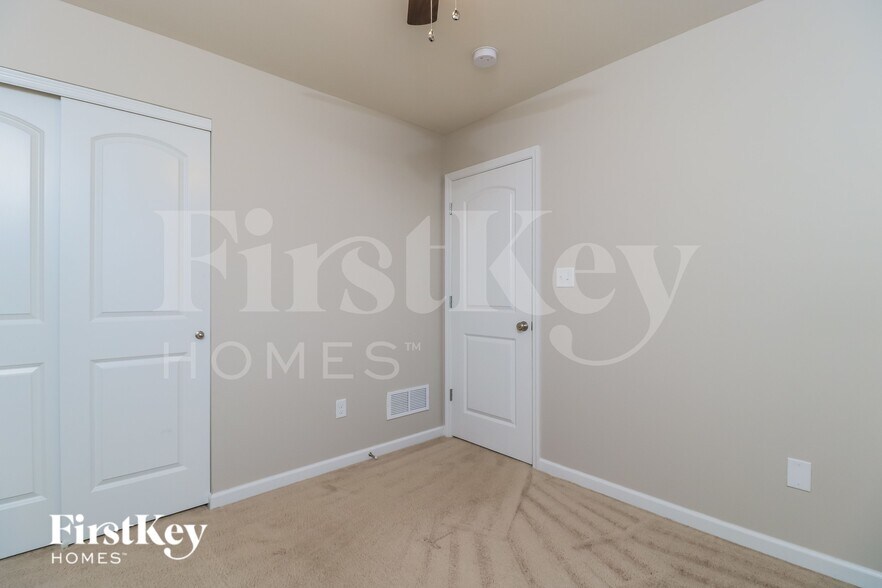 Building Photo - 2668 Winding Valley Dr