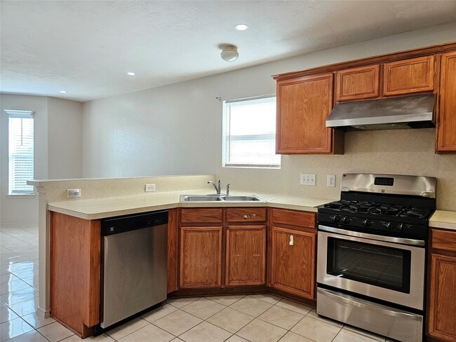 Building Photo - 9119 Regents Cove Ct