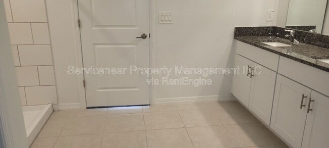 Building Photo - 2240 Gatsby Ln