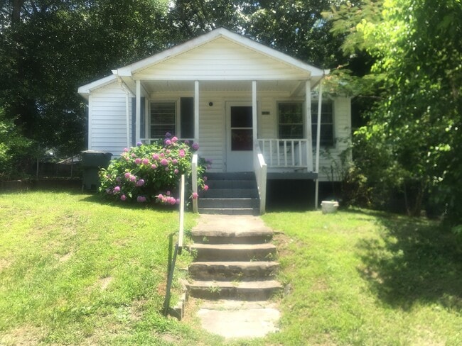 Building Photo - Coming soon! 3 bed house!! Stainless Steel...