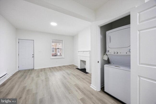 Building Photo - 452 Mechanic St