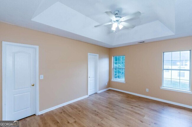 Building Photo - 235 Summer Hill Cir
