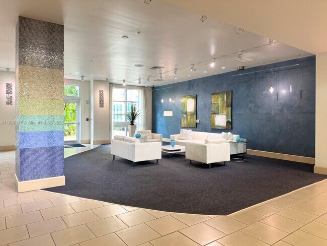 Building Photo - 2000 N Bayshore Dr