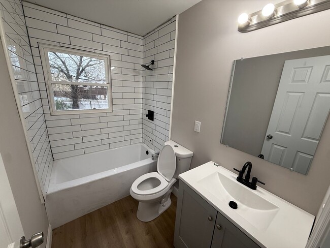 Building Photo - A Spacious 4 bedroom house for Rent !!!