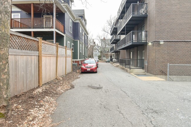 Building Photo - 24 Highland Ave
