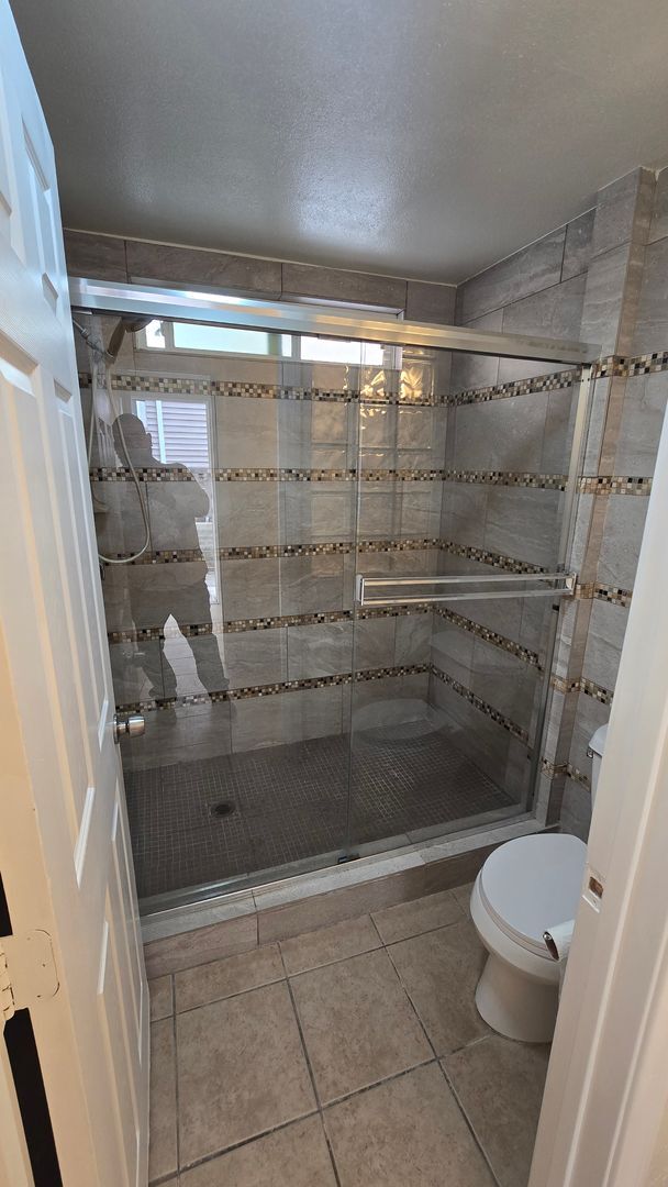 Building Photo - 723