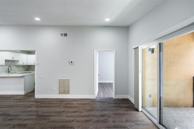 Building Photo - 6211 SW 116th Pl