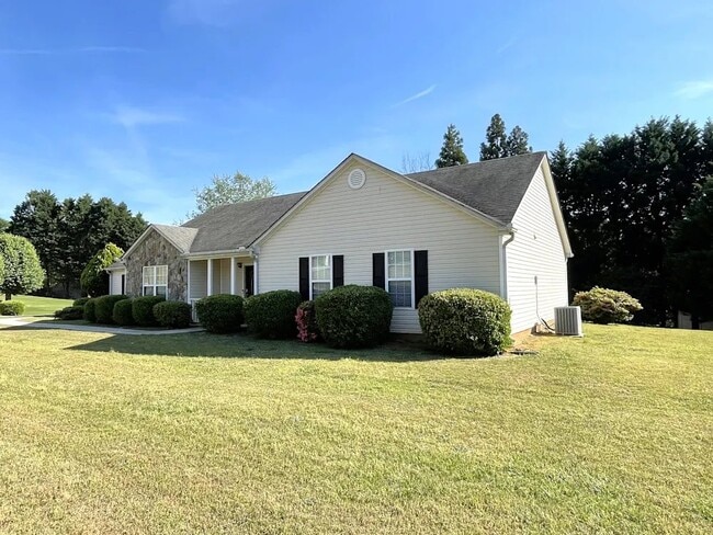 Building Photo - 2975 Hampton Valley Dr SE