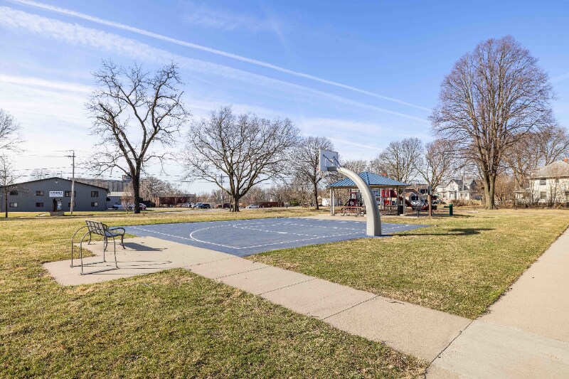Building Photo - 1702 Logan Ave