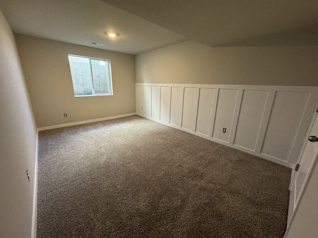Building Photo - 3 Bedroom Duplex in North Ankeny!