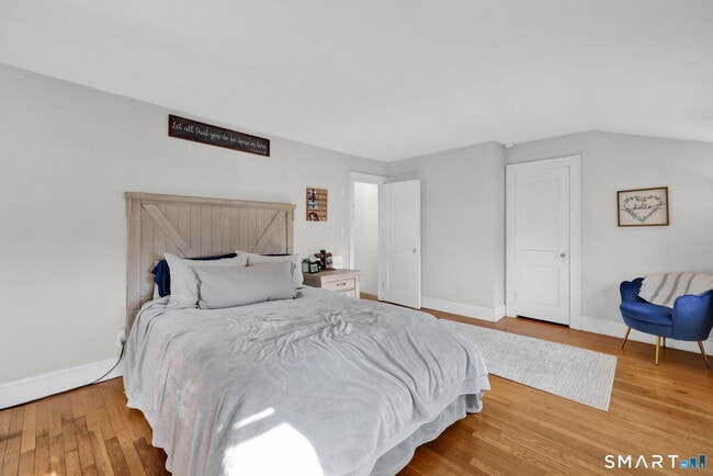 Building Photo - 829 Wells Rd