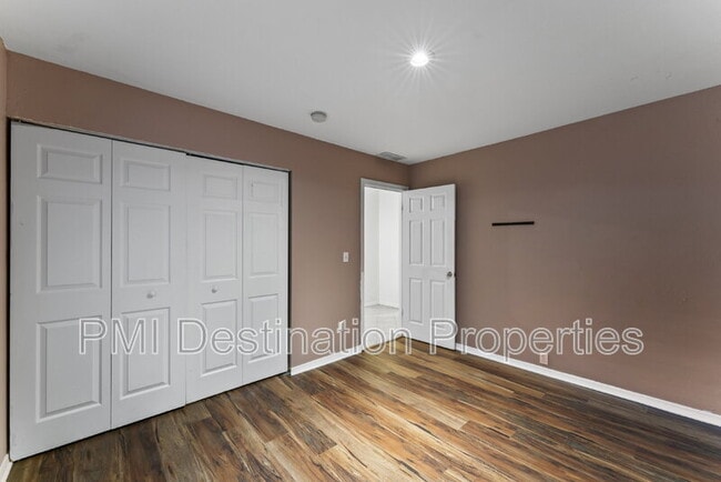 Building Photo - 3206 W 79th St