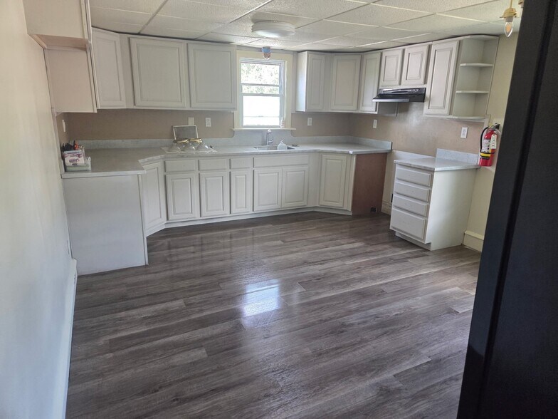 Building Photo - 412 Highland Ave