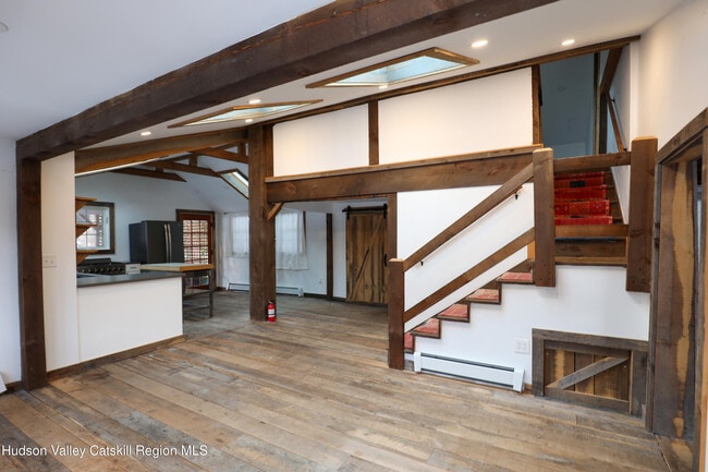 Building Photo - 683 Woodland Valley Rd