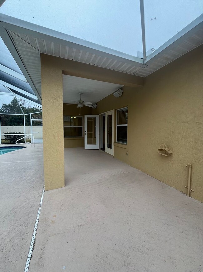 Building Photo - Pool Home in Palm Harbor!