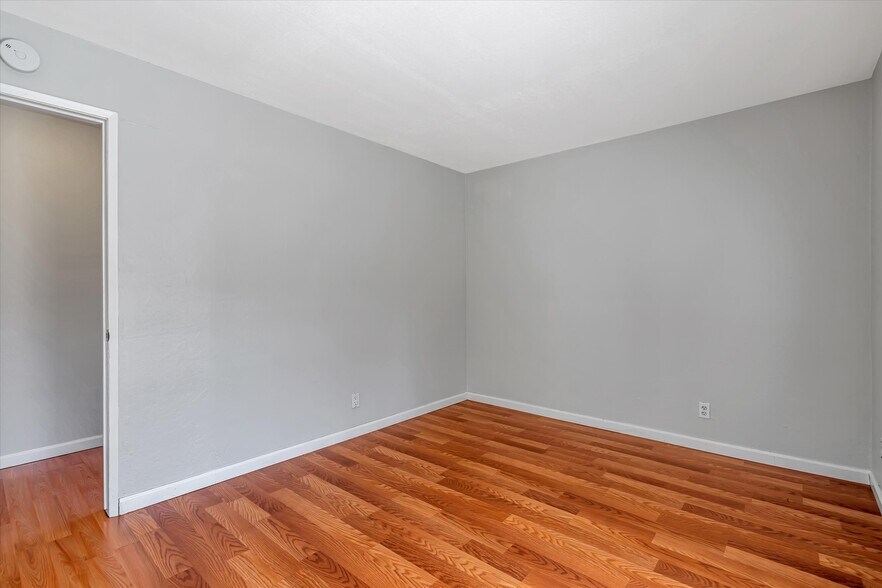 Building Photo - 30079 Vanderbilt St