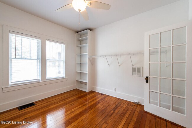 Building Photo - 2032 Lakeside Dr