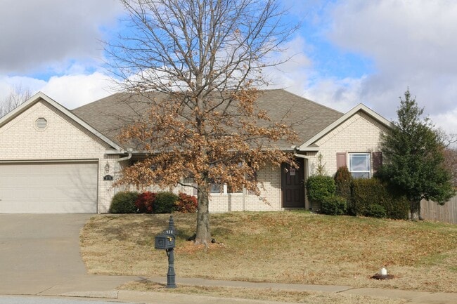 Primary Photo - Fall Into Your New Home with a $500 Gift from Us!