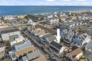 Walk to the beach! - 14 Center St