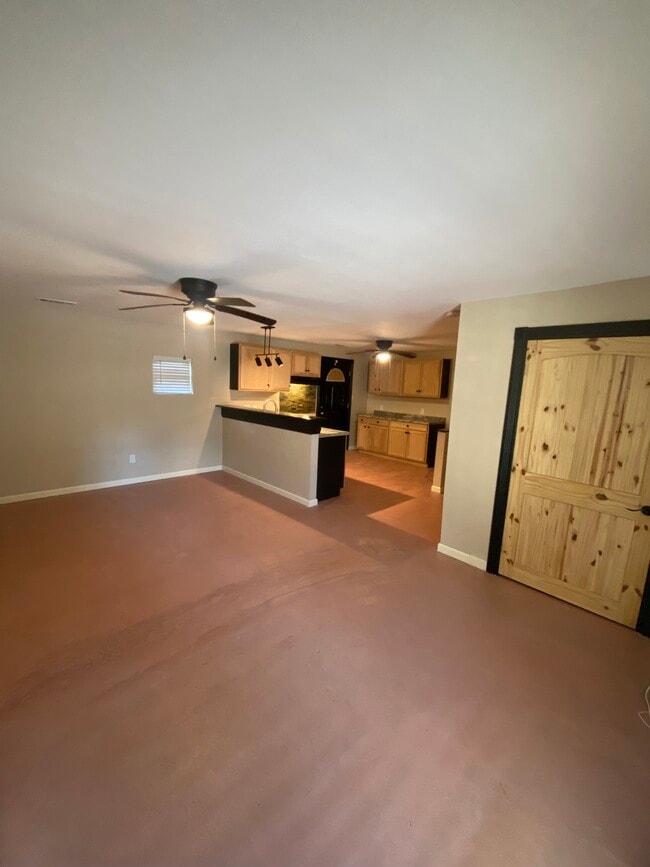 Building Photo - 3540 N Foster Dr