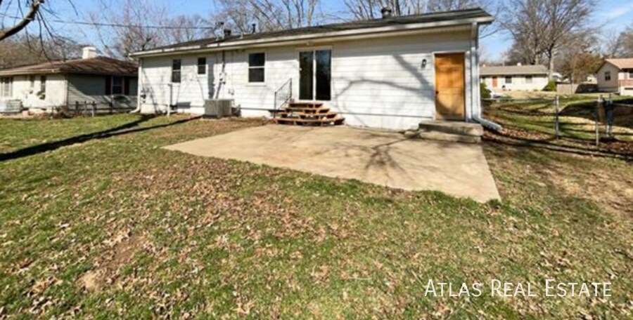 Building Photo - 3617 NE 47th St