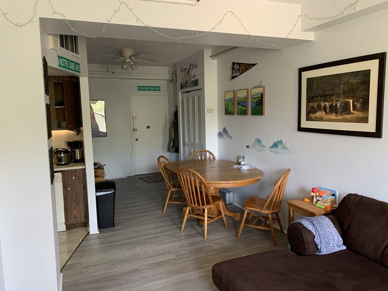 Building Photo - 479 Commonwealth Ave