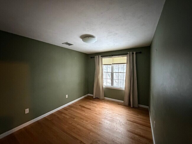 Building Photo - 25 Wren Terrace