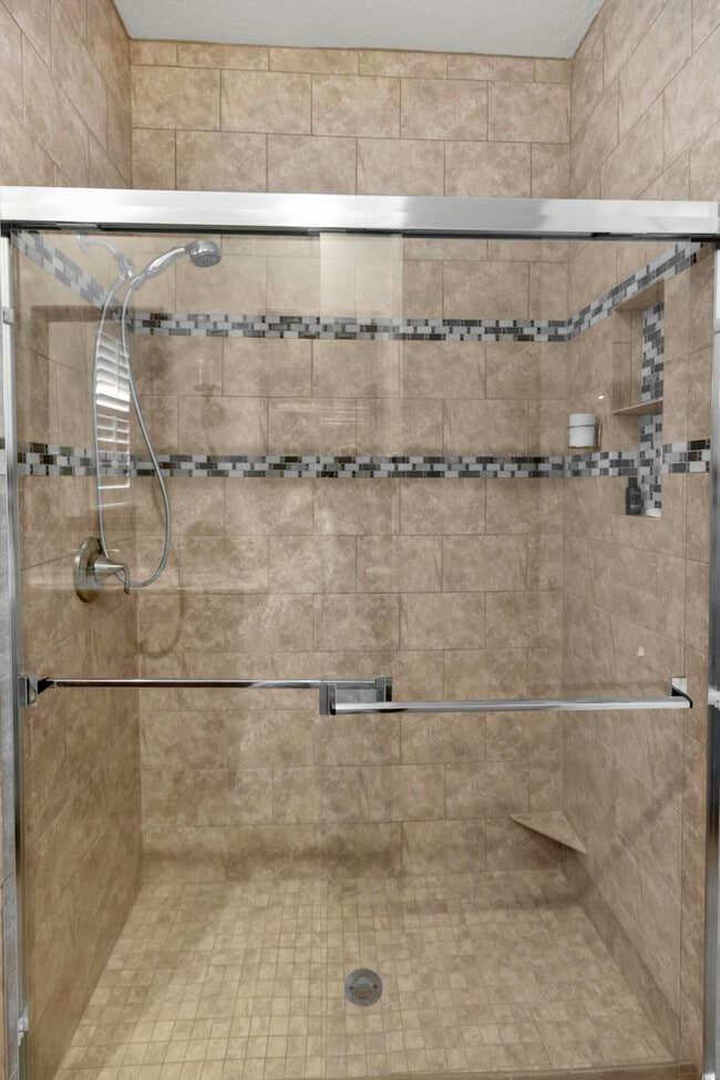 Building Photo - 1509 SW Mockingbird Cir