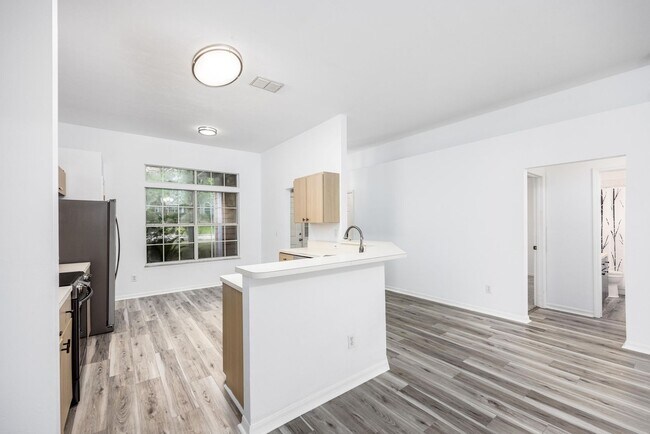 Building Photo - 6106 SW 85th St