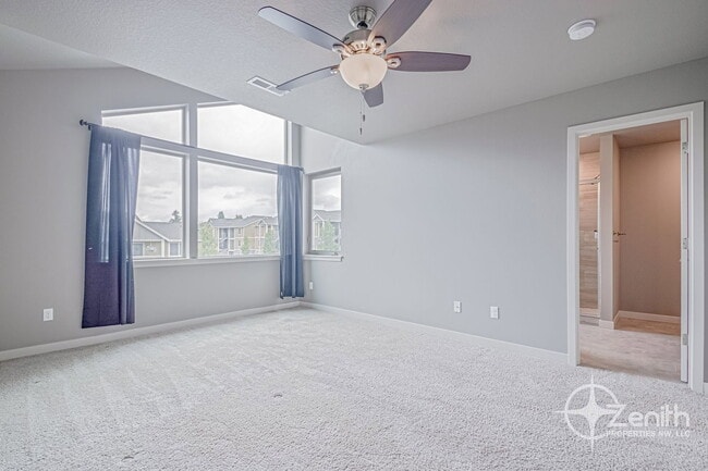 Building Photo - 12323 NE 116th Way