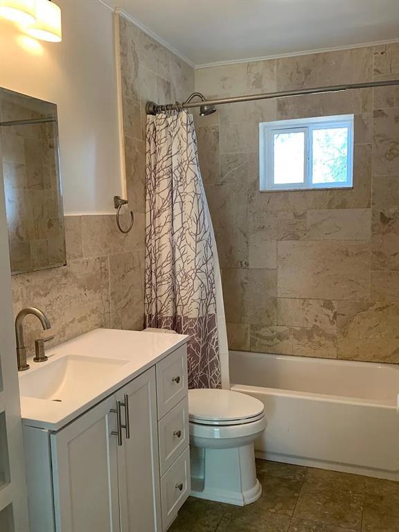Building Photo - 5702 Fairlane Dr