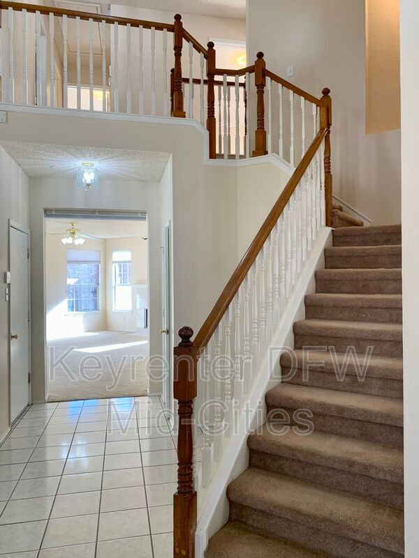 Building Photo - 2320 Kittyhawk Dr