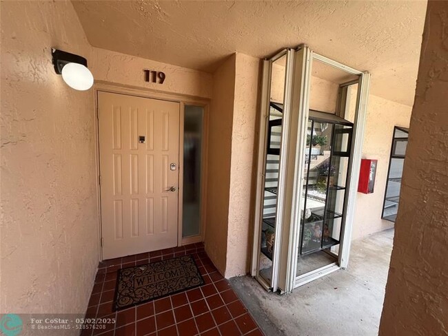 Building Photo - 2379 SW 15th St