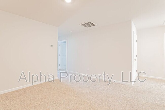 Building Photo - 540 Yellow Fox Rd