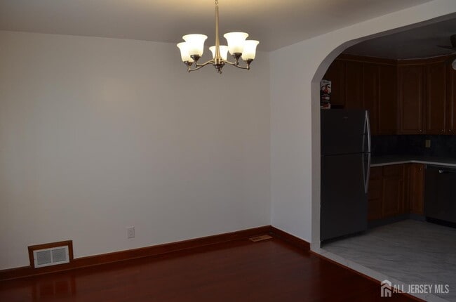 Building Photo - 550 4th St