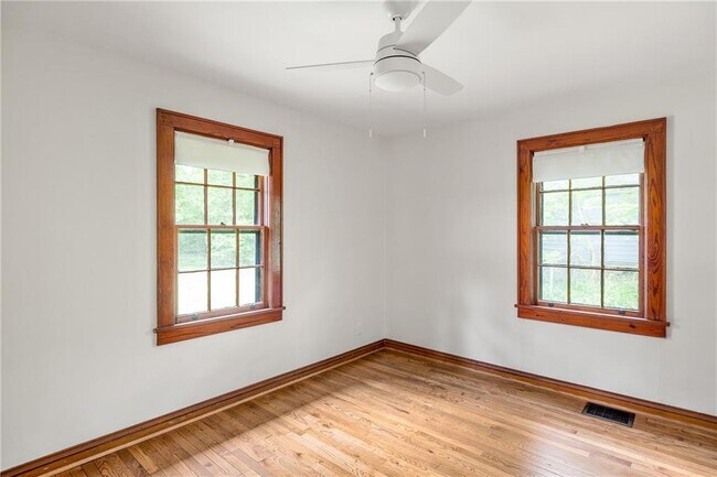 Building Photo - 889 Milam Cir