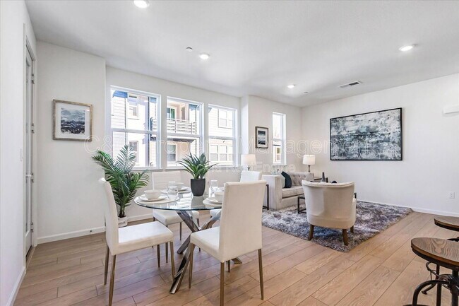 Building Photo - 379 Lundy Pl