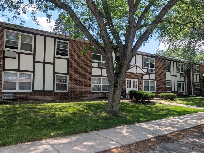 Building Photo - Ashbury Court