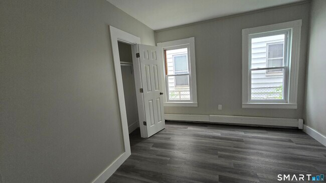 Building Photo - 1514 Pembroke St
