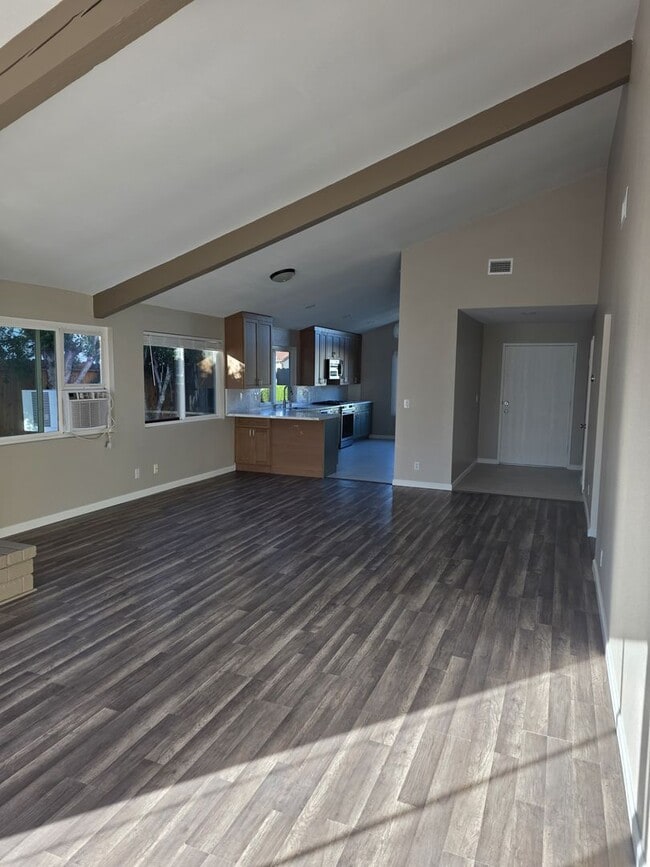 Building Photo - $4,200 p/mo - 3br/2ba in one of Oceanside's finest neighborhoods