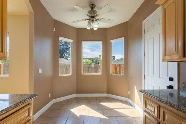 Building Photo - 2621 Mysin Way