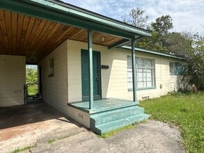 Building Photo - Spacious 3Bed/1Bath Home in Arlington!