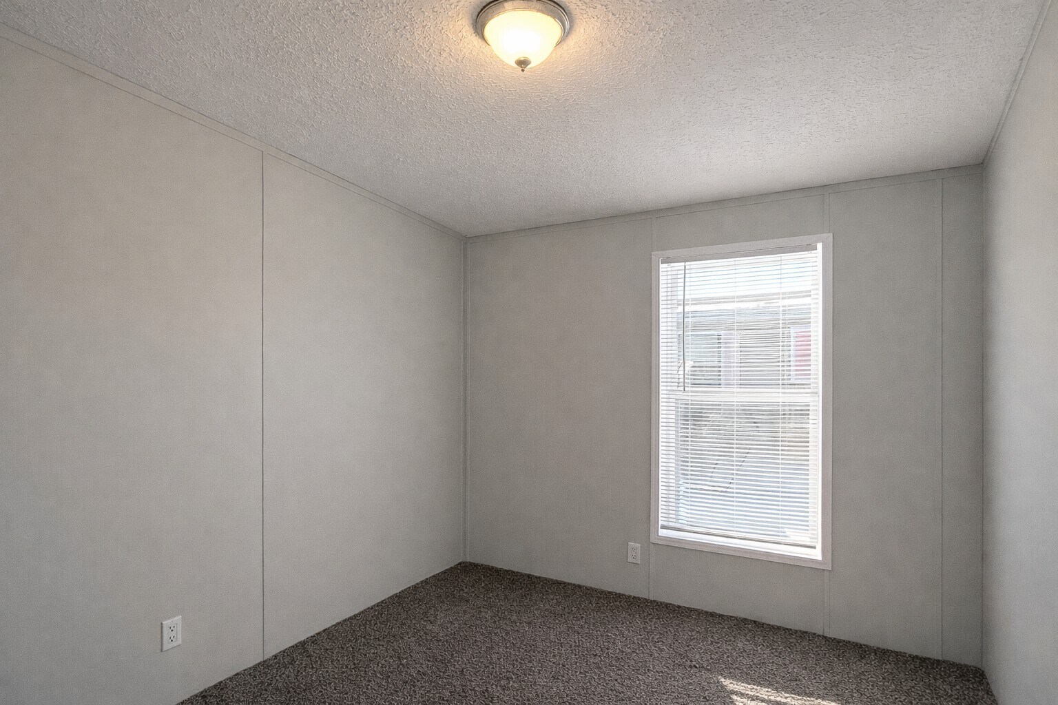 Building Photo - 52150 Lexington Ln